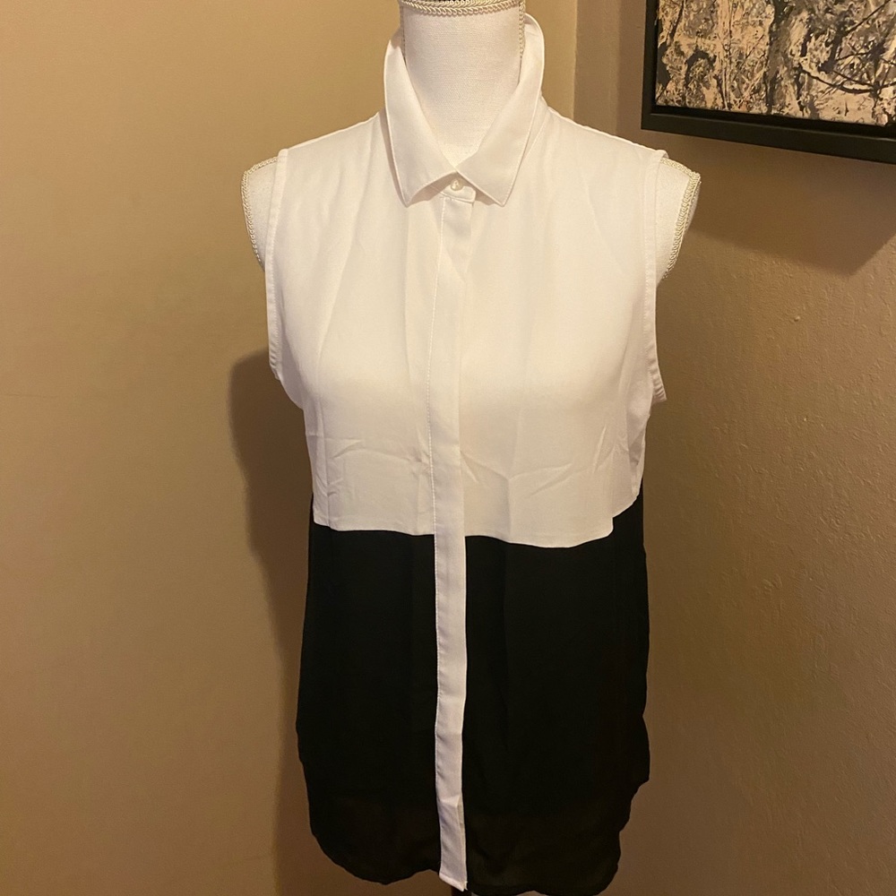 Apt 9 M blouse. black & White